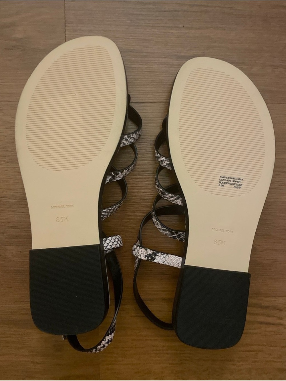 Michael Kors leather Pink and Black Snake-Print Strappy Sandals,8.5 size,new - Picture 2 of 2